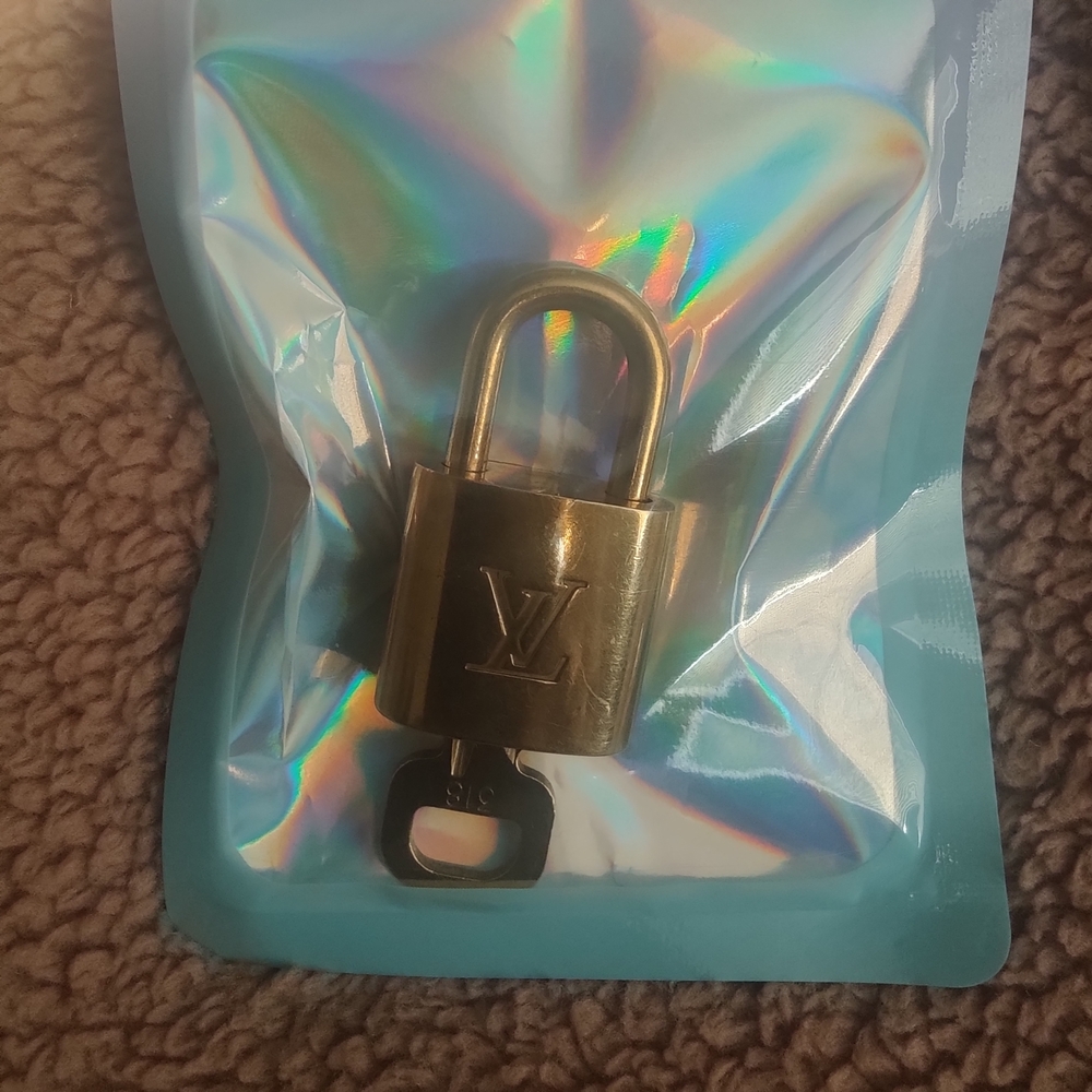 Louis Vuitton Gold Padlock #318 and 334 • Like New • Classic LV Accessory - Picture 4 of 6